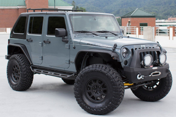 Custom 2015 Jeep Wrangler Rubicon Unlimited Anvil - Toyo 37x13.50x17 Open Country MT Tires