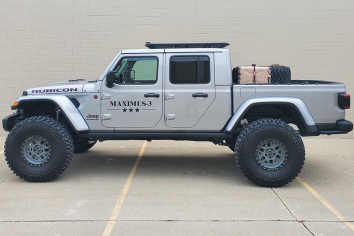 Maximus-3 Roof Rack w/ Rhino-Rack Pioneer Platform; Gladiator JT