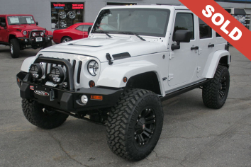 2010 White Jeep Wrangler Unlimited Sahara